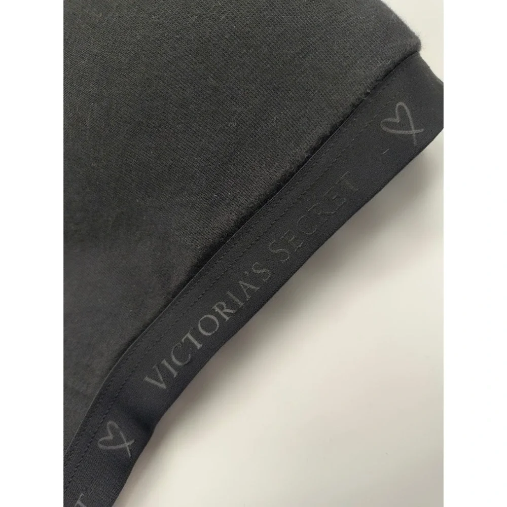 Victoria's Secret Black Sports Bra Size 32DDD‎ Convertible Heart Detail
